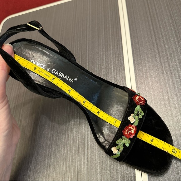 Dolce & Gabbana strappy black velvet slingback heels w/ sequin flowers, size 9 - Picture 13 of 14